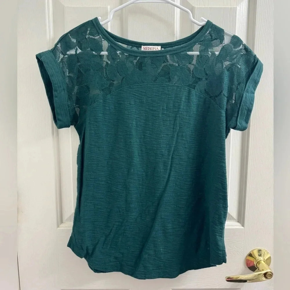 Merona green short sleeve with lace top
